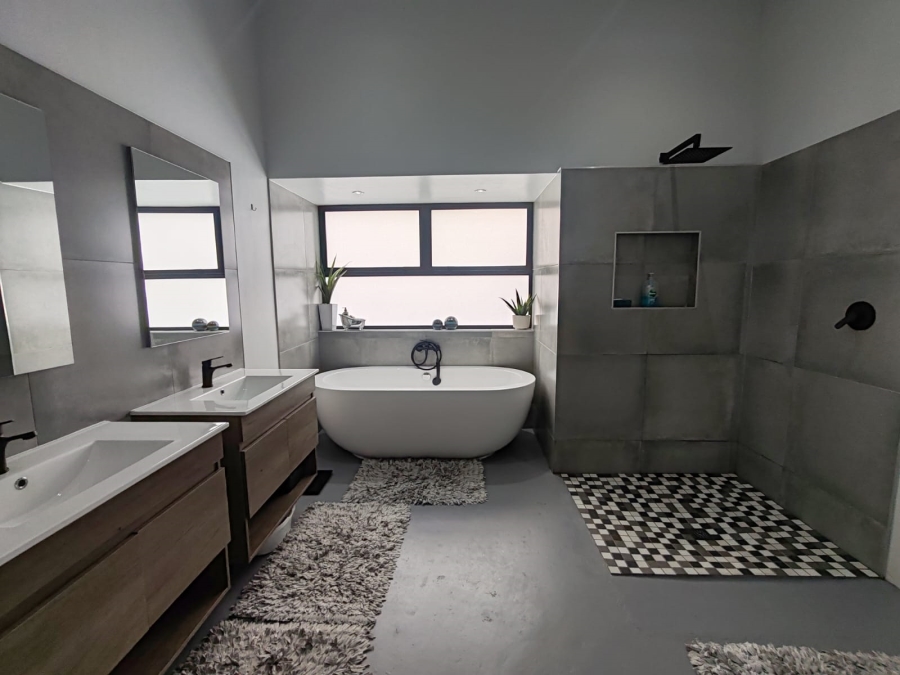 3 Bedroom Property for Sale in Olifantskop Western Cape